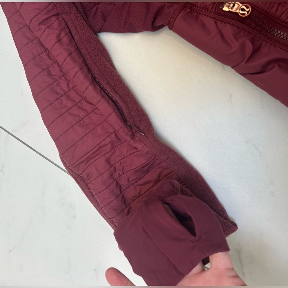 lululemon athletica Fleecy Keen Jacket with removable hood in wine berry - Picture 10 of 11